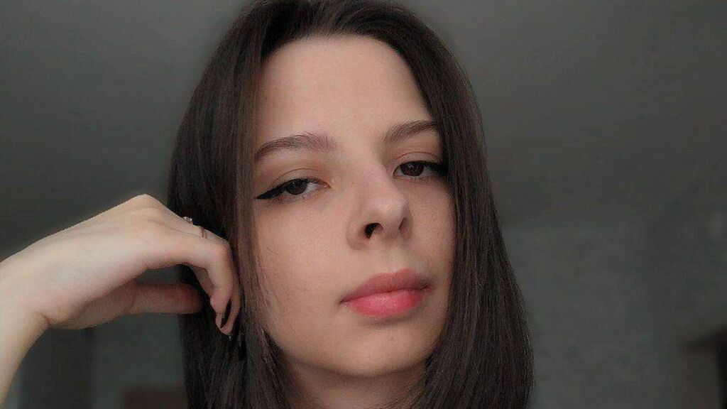 EmiliaLaw online on GirlsOfJasmin