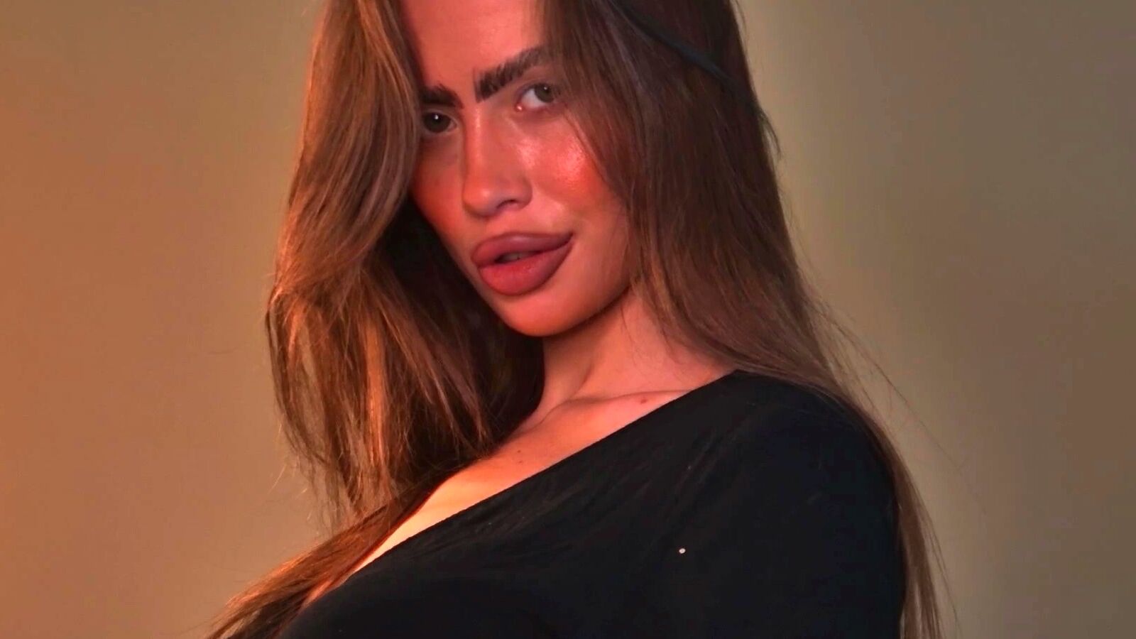 AmandaRiver glamour portrait