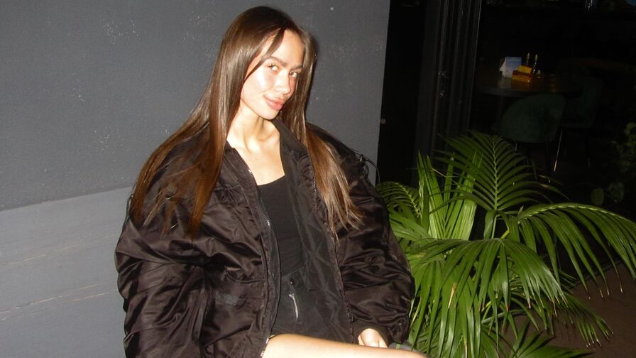 Watch AmandaRiver live on jobsporn.net