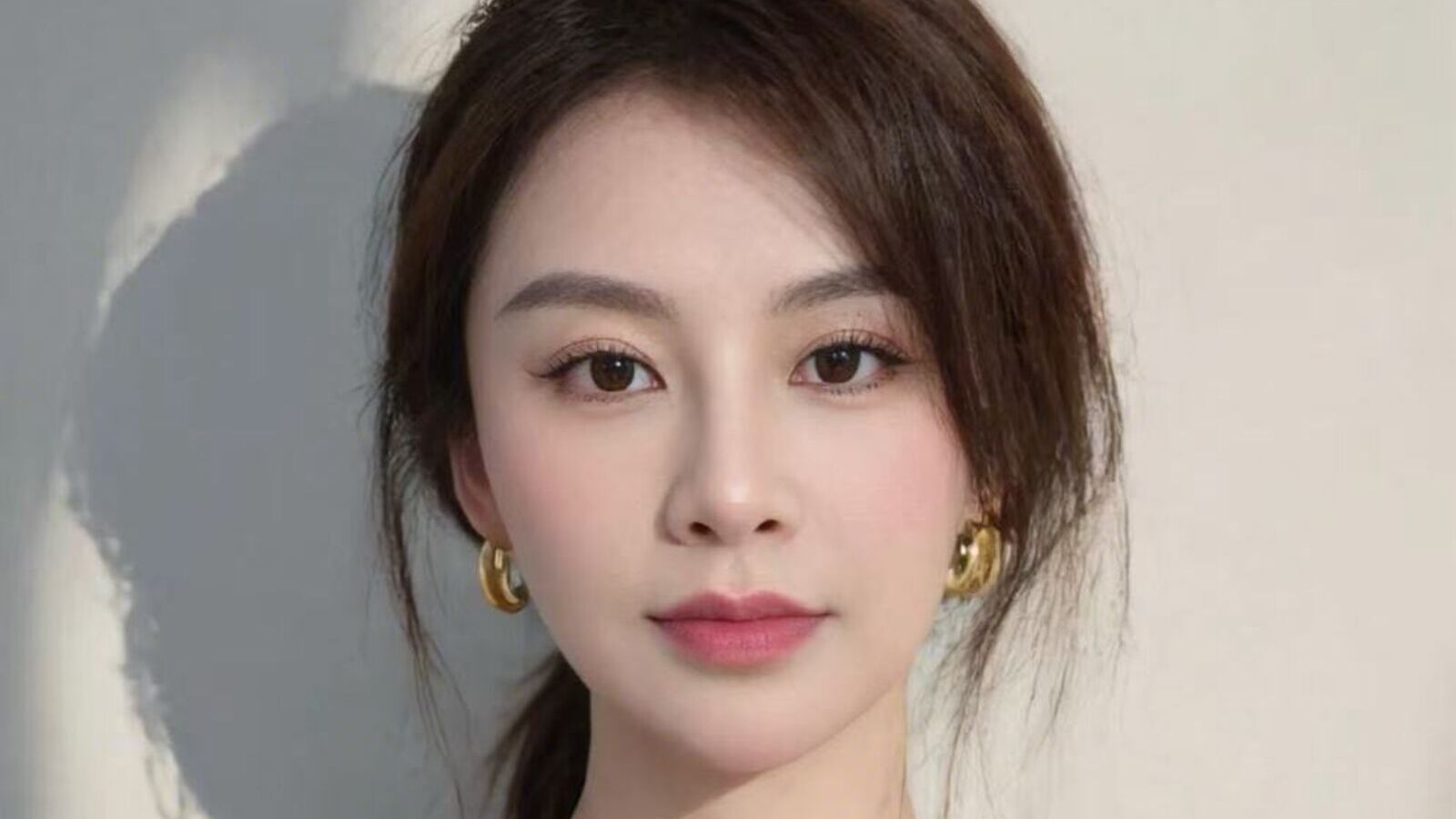 XiaoJuan erotic portrait