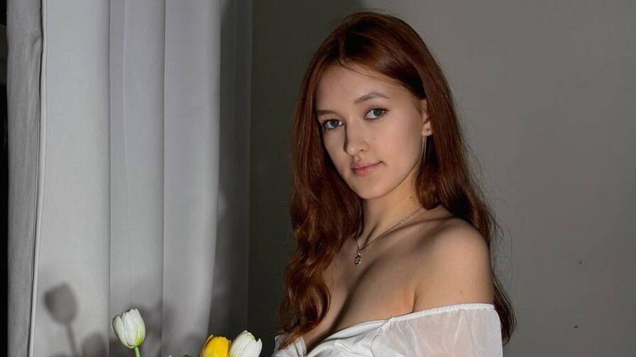 Watch VeronaGee live on Live Cams