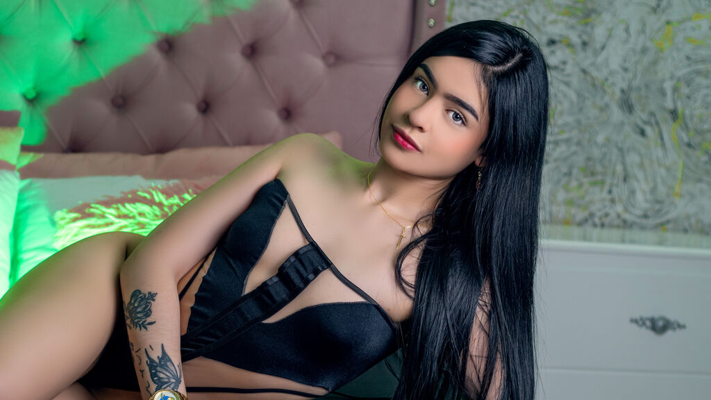 Watch PaulinaRosei live on cam on LiveJasmin