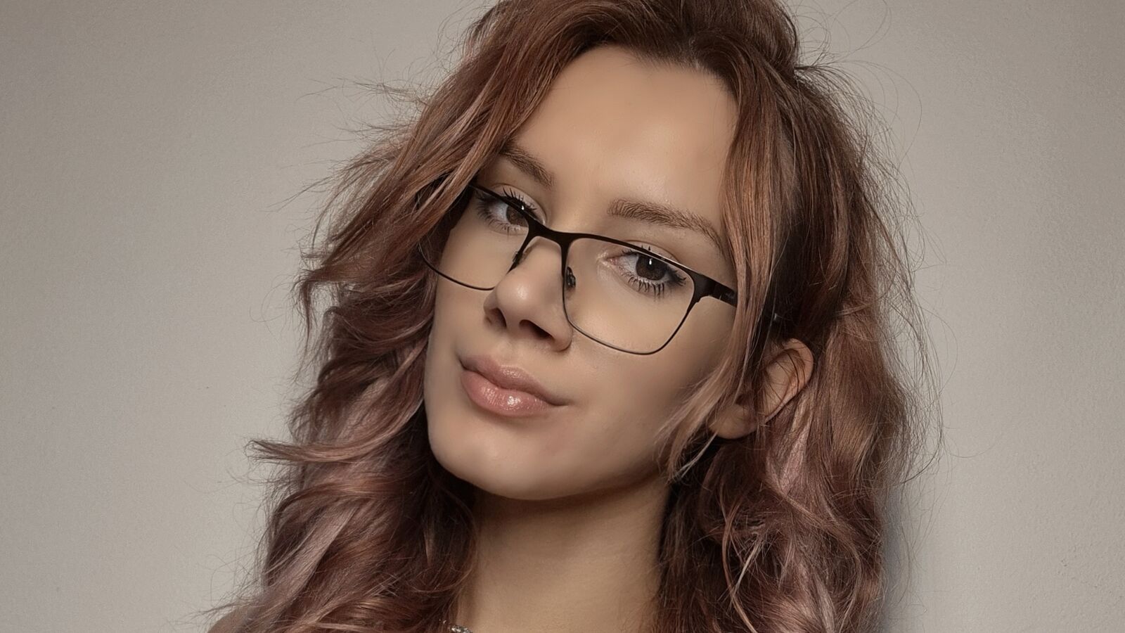 HannahSirene erotic portrait