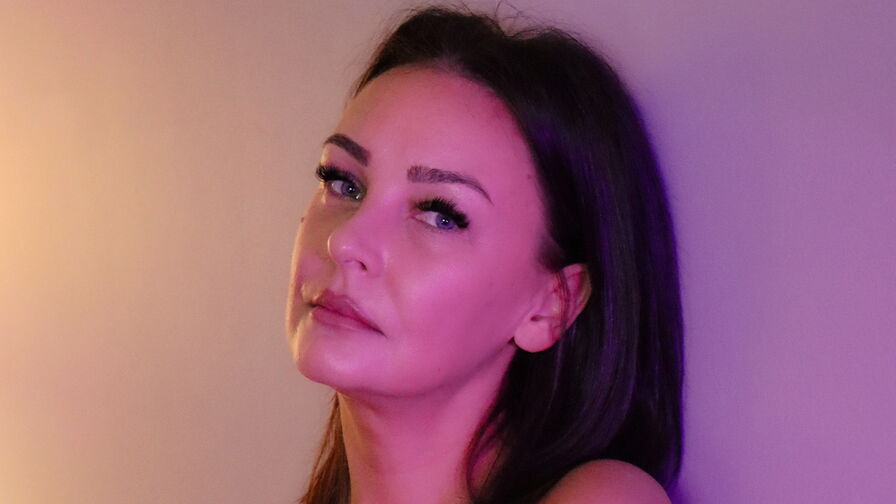 MilenaMellow's Live Nude Chat