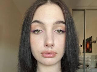 TeshaVanhoozier age 18