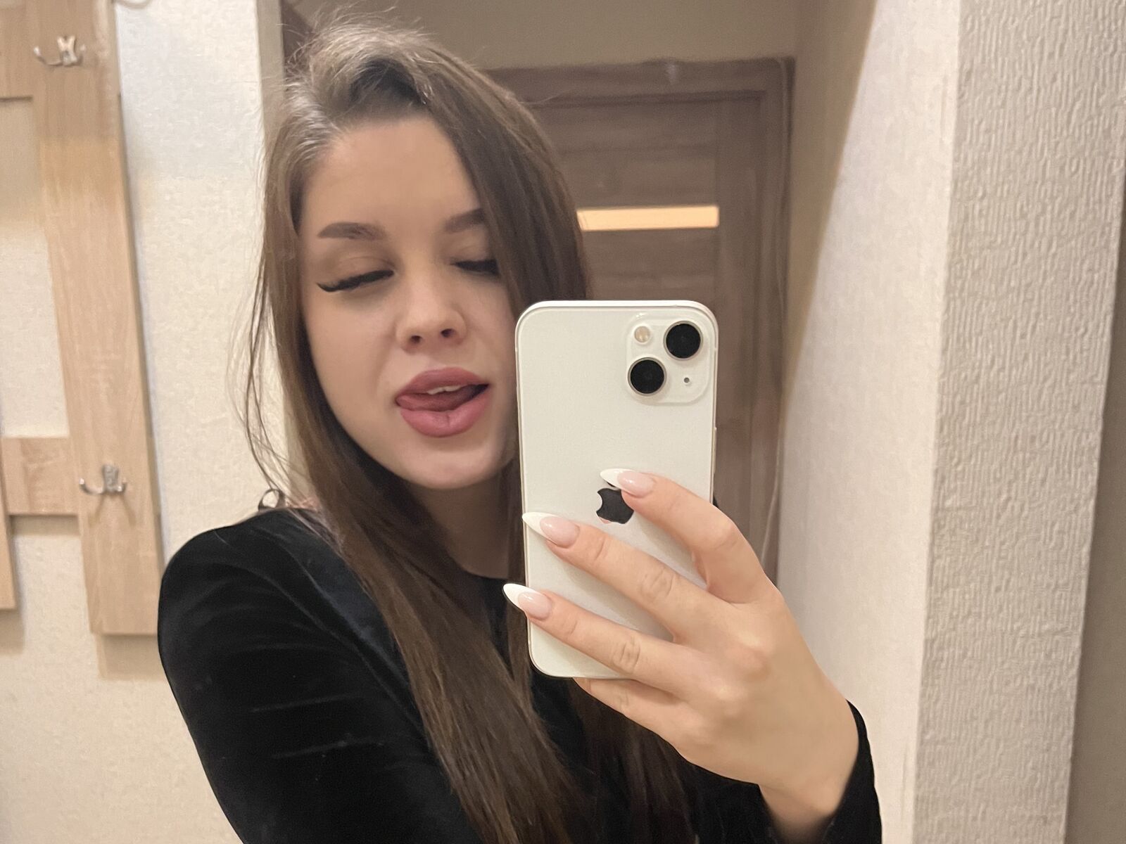 Live cam for OlesyaMars