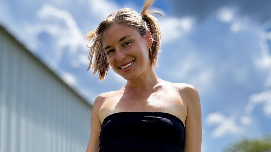 View EmmaFae Naked Private