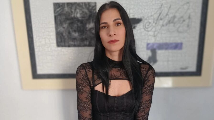 Join Mirreia’s Live Webcam Show