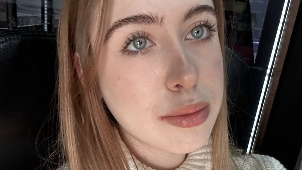 SophiaToornet live cam model at LiveJasmin