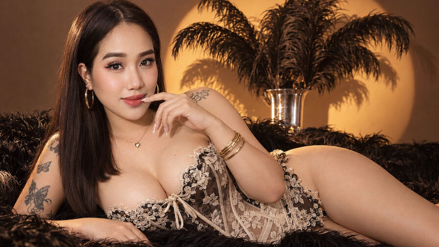 Watch YazmineFox live on jobsporn.net