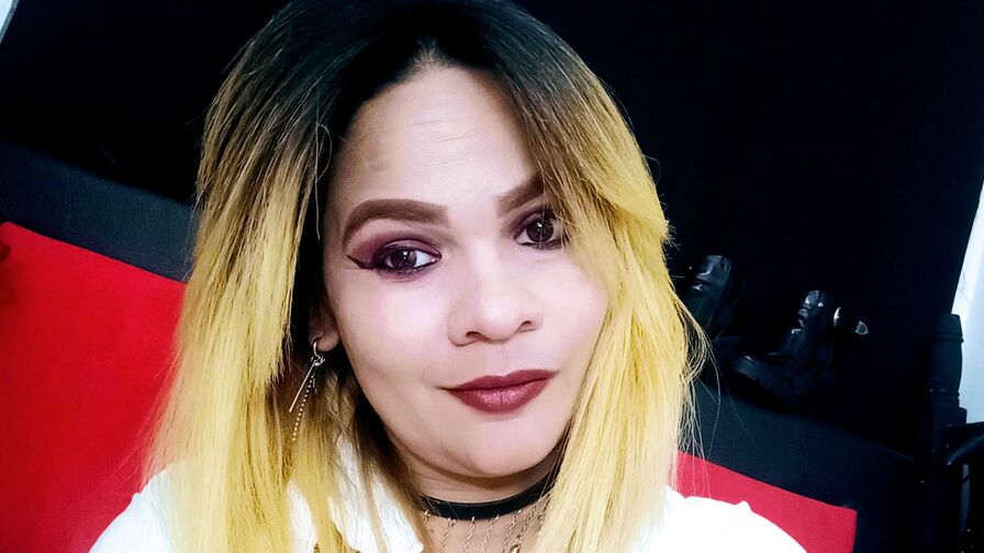 Enjoy Live Webcam with BellucciSarah