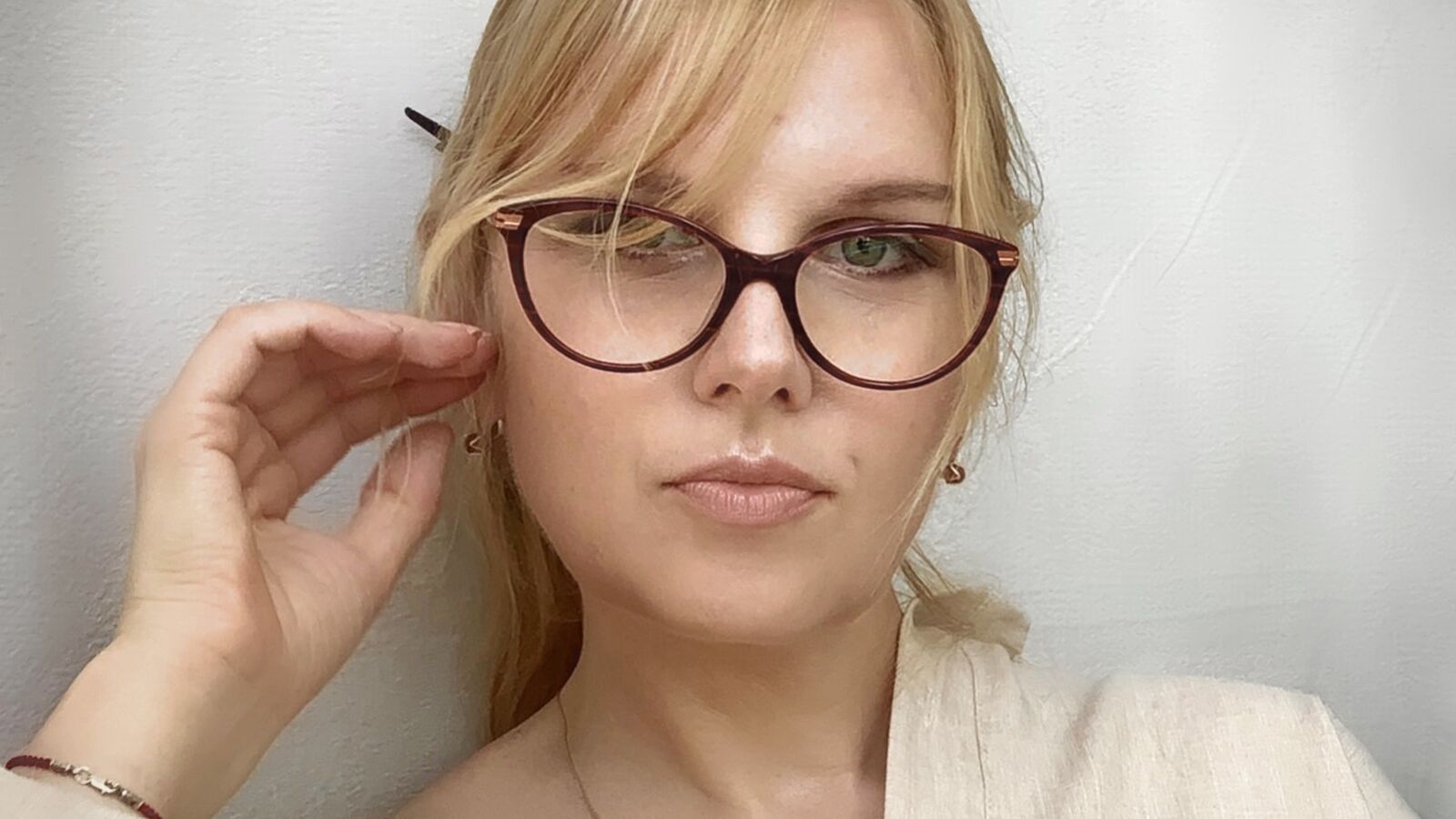 LinaTyche glamour portrait