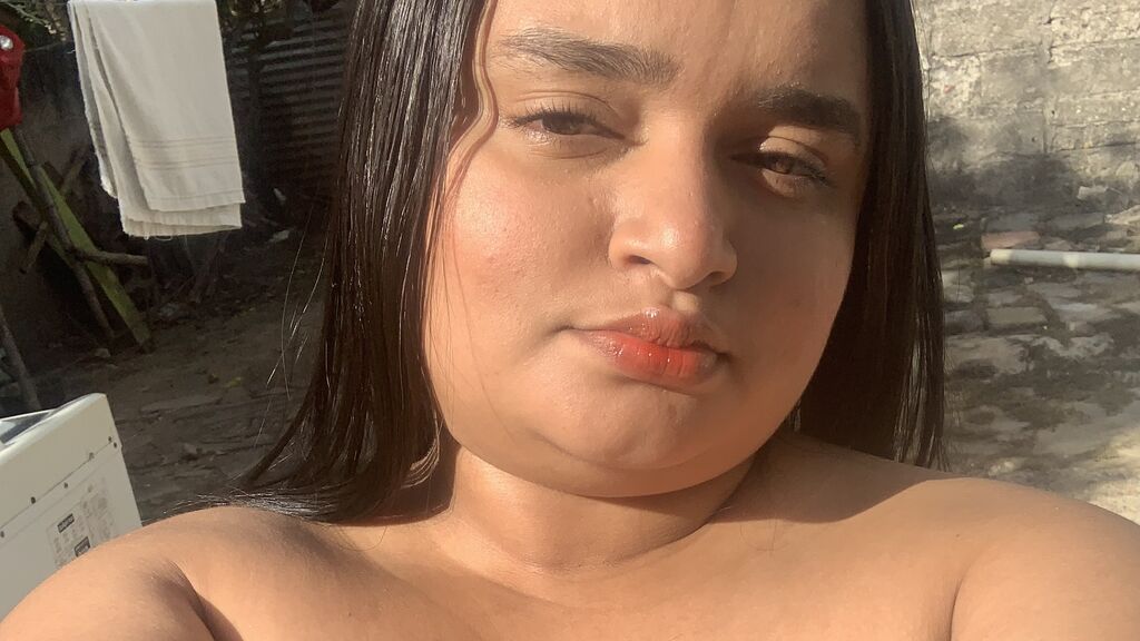 LINABUSTY online on GirlsOfJasmin