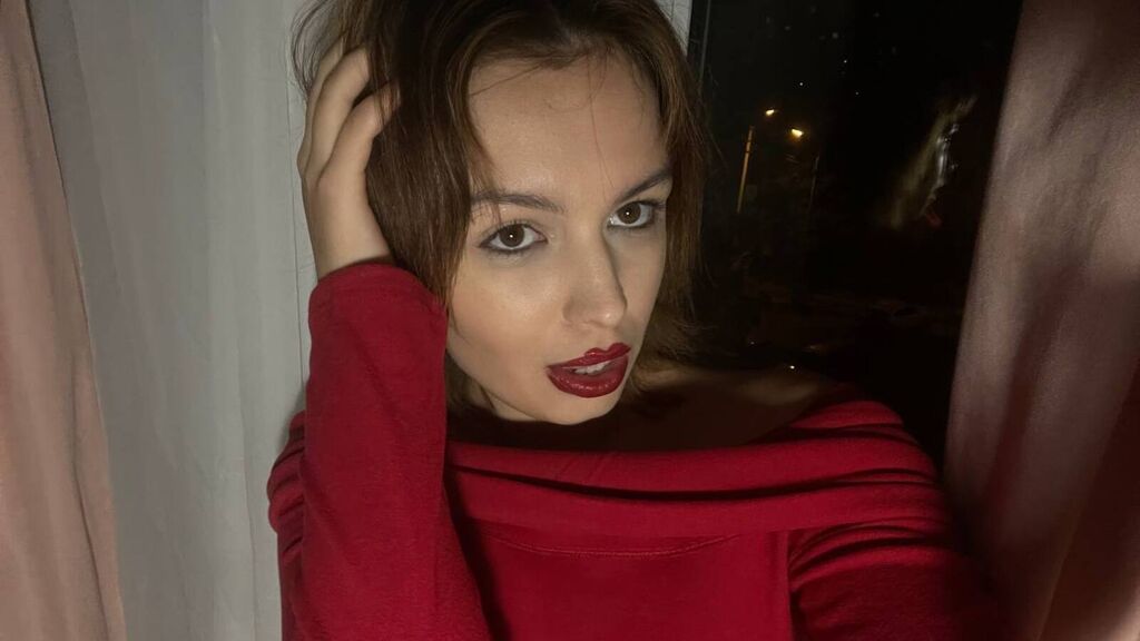 Sex chat gratuit in direct cu LunaBlume pe LiveJasmin