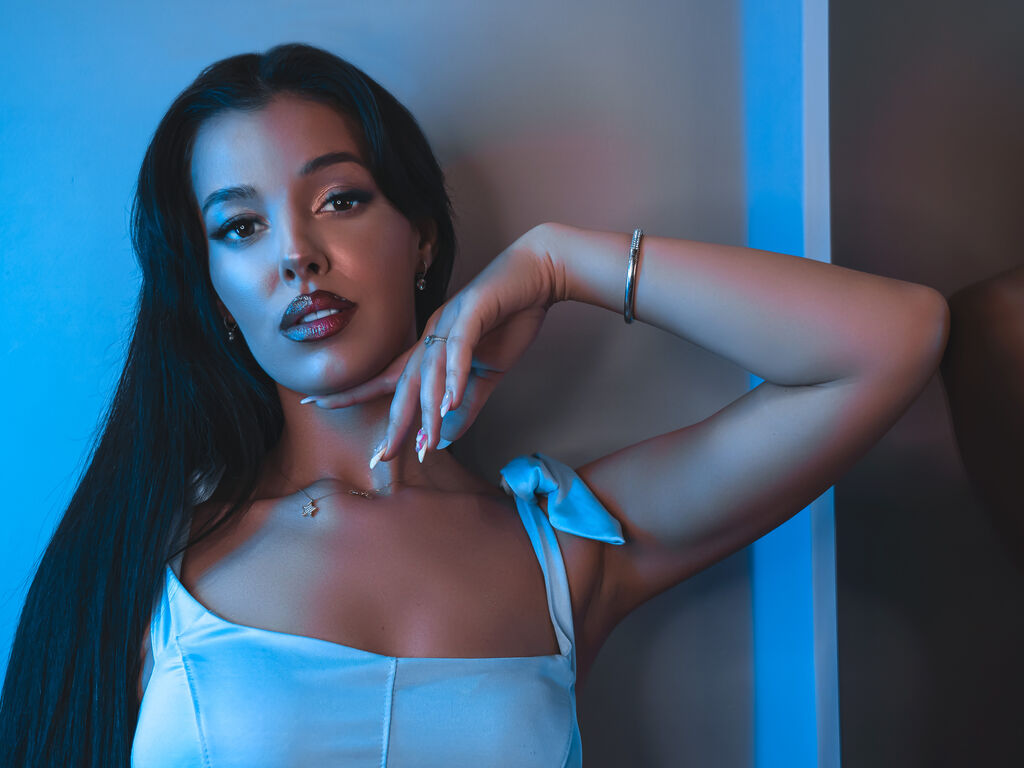 ReneeSuarez Nude