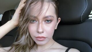 AmeliaCherry LiveJasmin girl model room