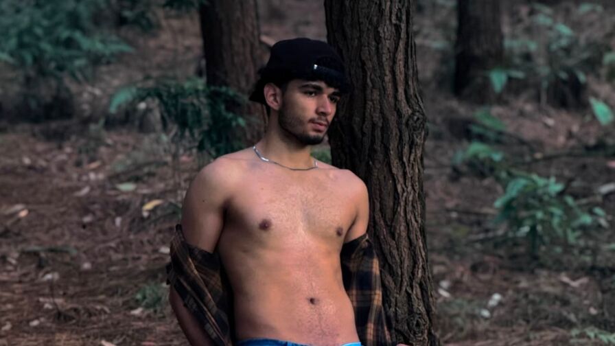 Live Sex Chat with LucasTompson