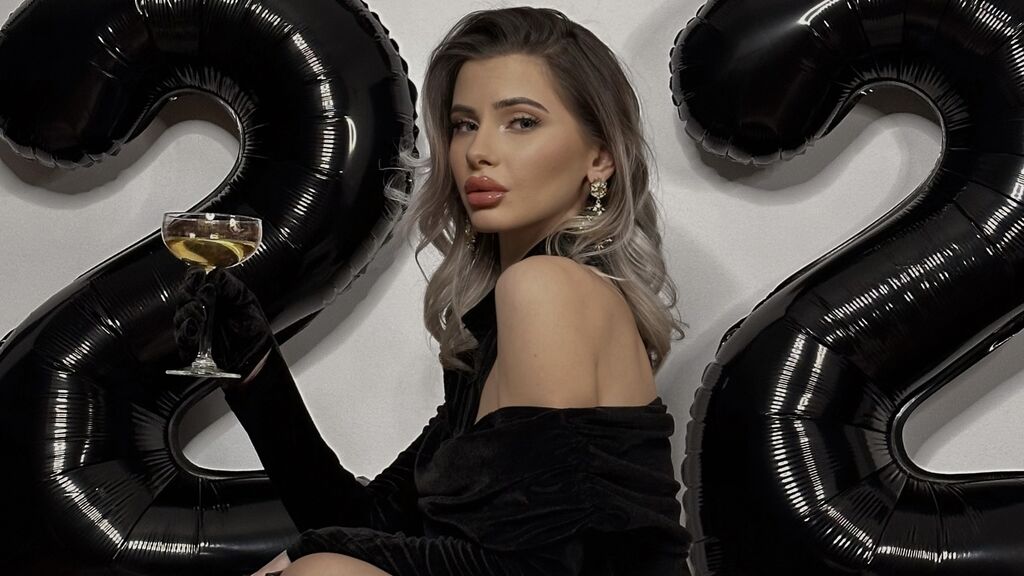 Sex chat gratuit in direct cu EleineBlue pe LiveJasmin
