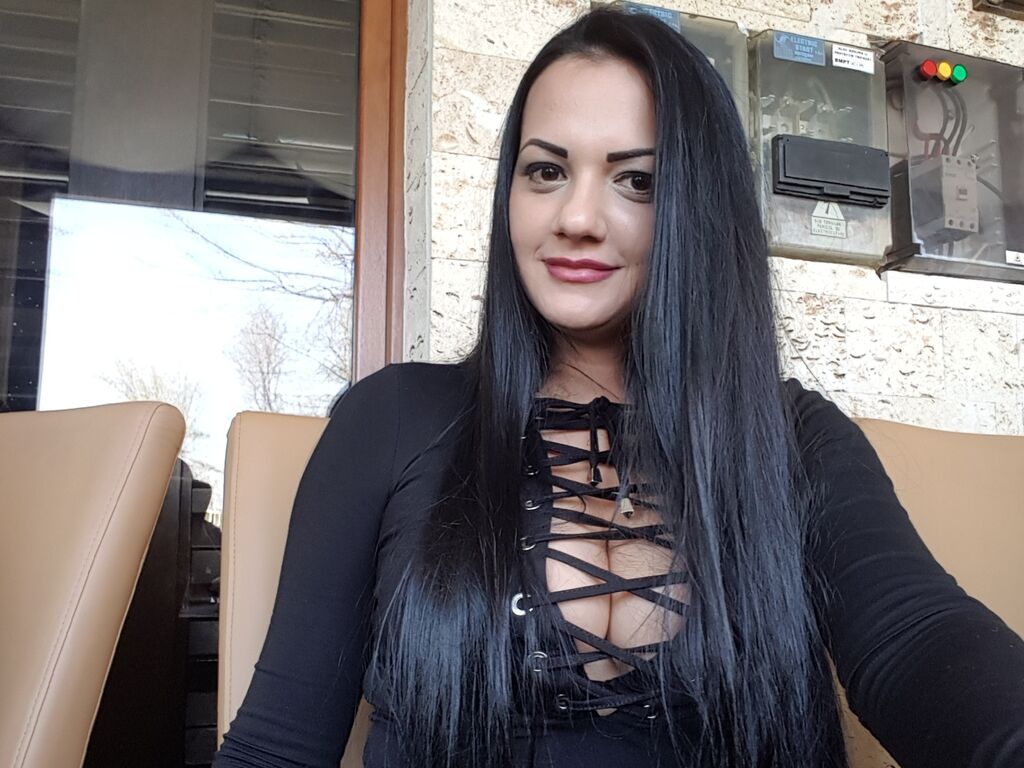  BettyBlack chat room